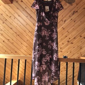 NWT high low dress 53 inches back 39 inches to front opening